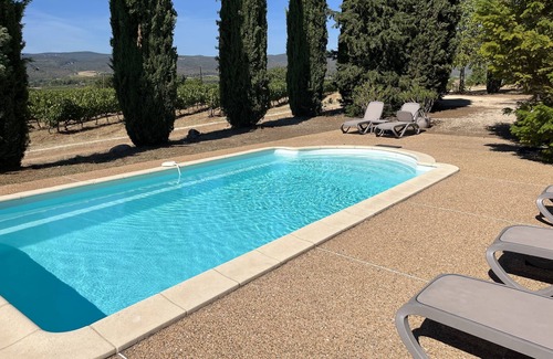 Roussillon Cottage | A haven of peace for two surrounded by vineyards with panoramic views.