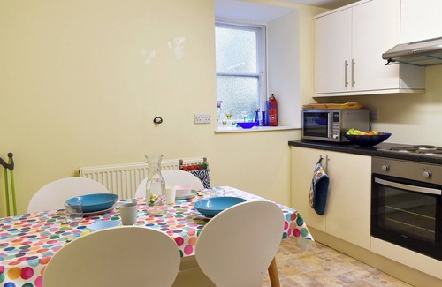 Porthmadog Cottage | A hidden gem tucked away in the heritage area of town.