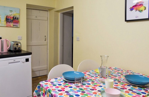 Porthmadog Cottage | A hidden gem tucked away in the heritage area of town.