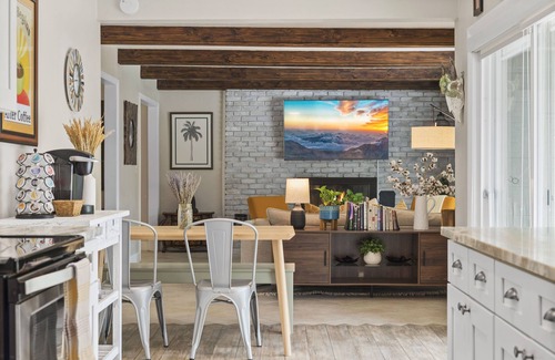 Altamonte Springs House | A Home Where Eclectic Luxury Meets Affordability