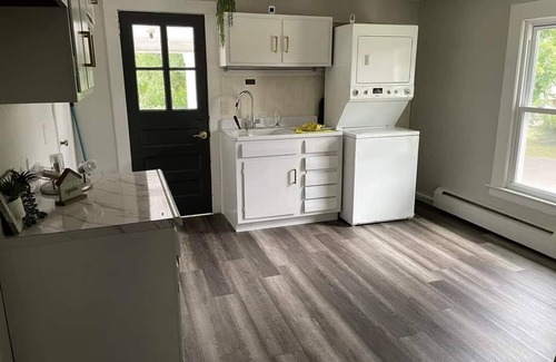 East Hartford Apartment | A homely atmosphere tailored for traveling professionals seeking comfort.