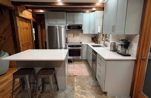 Galax Cabin | A Hopeful Mountain - 10 mins from Galax & the Blue Ridge Parkway!