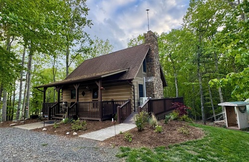 Galax Cabin | A Hopeful Mountain - 10 mins from Galax & the Blue Ridge Parkway!
