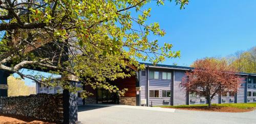 Mount Sunapee Hotel | A Hotel Inn Sunapee