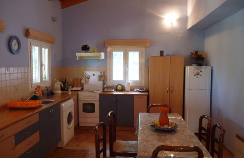 Agia Pelagia Chlomou House | A House for Relaxation