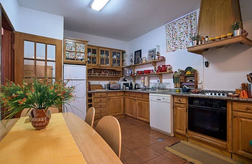 Montalegre e Padroso House | A house in the castle hill