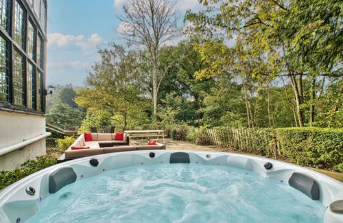 Builth Wells House | A house that sleeps 42 guests in 21 bedrooms