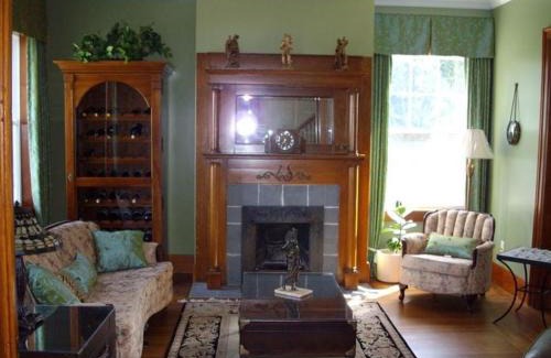 Niagara-on-the-Lake Bed & Breakfast | A La Gallarie