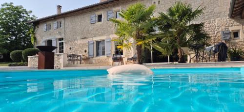 Lorigne Bed & Breakfast | A la Jolie Campagne - chambre et table d'hôtes