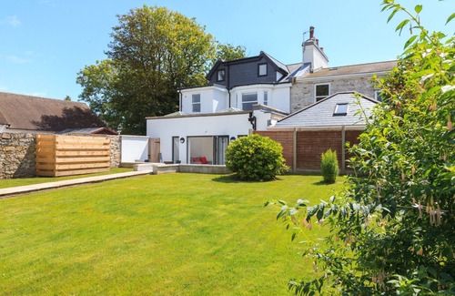 Castletown House | A large home in the centre of Castletown sleeping 6