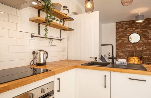 St Dogmaels Apartment | A light and airy apartment for 2 or 4 in the heart of St Dogmaels