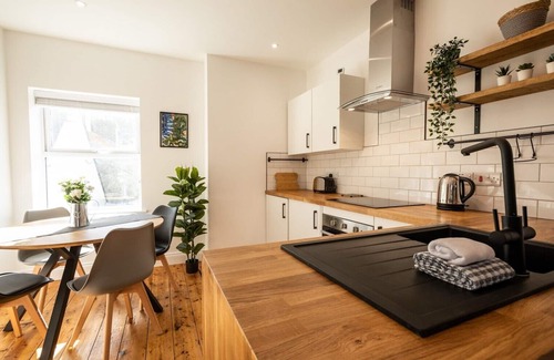 St Dogmaels Apartment | A light and airy apartment for 2 or 4 in the heart of St Dogmaels