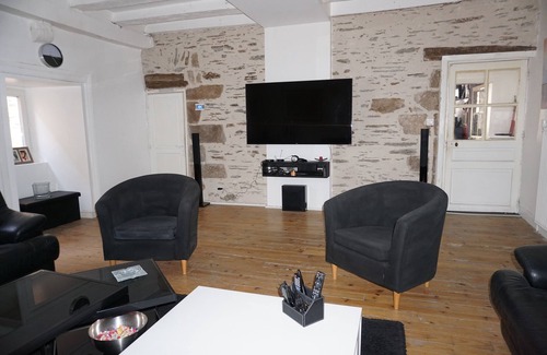 Allassac House | A little corner of paradise in old Allassac
