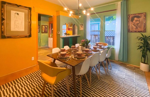 University Heights House | A+ Location!! Artist Oasis! Pool! 8Bed Sleeps 14