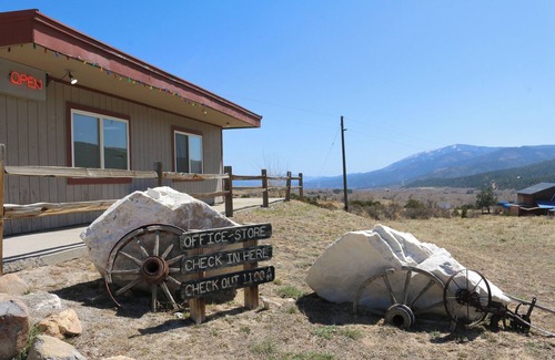 Salida Cabin | A-Lodge Salida - Cabins RV Tents Camping
