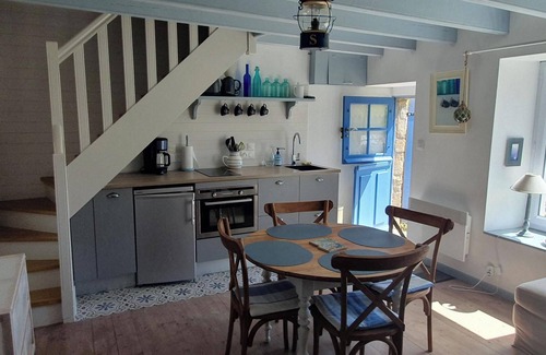 La Trinite-sur-Mer House | A lot of charm for this small house in very quiet dead-end