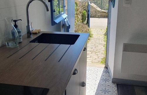 La Trinite-sur-Mer House | A lot of charm for this small house in very quiet dead-end