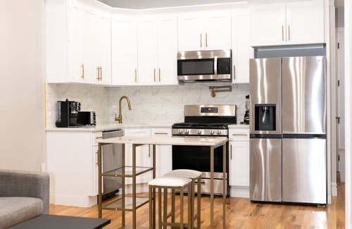 East New York House | A lovely nice building, peaceful, brand new house with furniture, welcoming!n