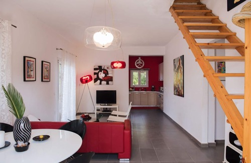 Dafnata Villa | A lovely villa ideally located near the old Corfu Town & cosmopolitan beaches