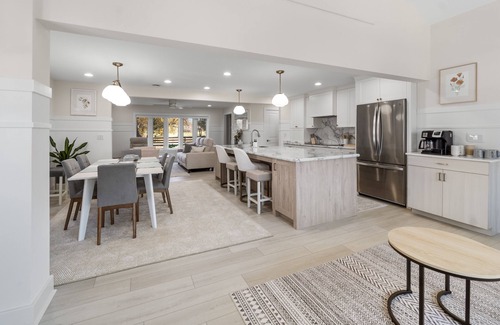 Ashburn House | A Luxurious Home for Rest and Work.