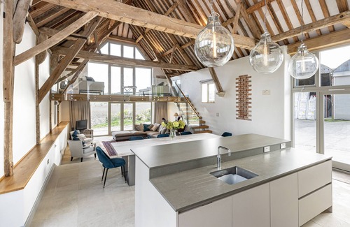 Sutton Mandeville House | A Luxury and exclusive converted barn and courtyard in the countryside