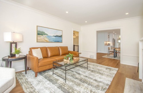 Marina District Apartment | A+ Marina/Cow Hollow location! Highly walkable & great Live/Work space w/parking