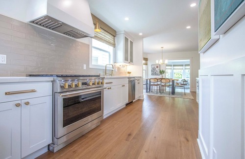 Marina District Apartment | A+ Marina/Cow Hollow location! Highly walkable & great Live/Work space w/parking