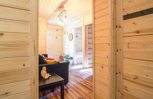 Blanki House | A modern wooden cottage near the lake awaits you.