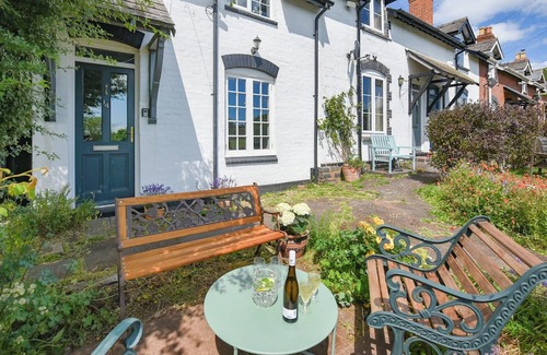 Farden Cottage | A Peaceful Retreat in the Shropshire Countryside.