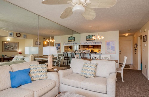 Caswell Beach Condo | A Pelican's Paradise: Condo with Community Pool and Ocean Views