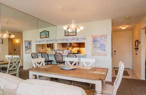 Caswell Beach Condo | A Pelican's Paradise: Condo with Community Pool and Ocean Views