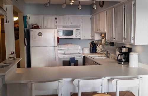 Anderson Villa | A Perfect Lake Front Condominium