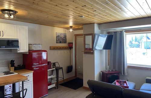 Okanagan-Similkameen Condo | A Perfect Mountain Retreat