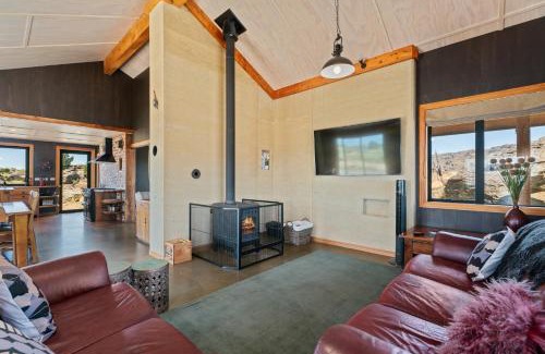 Matakanui House | A Place in Thyme - Alexandra Holiday Home