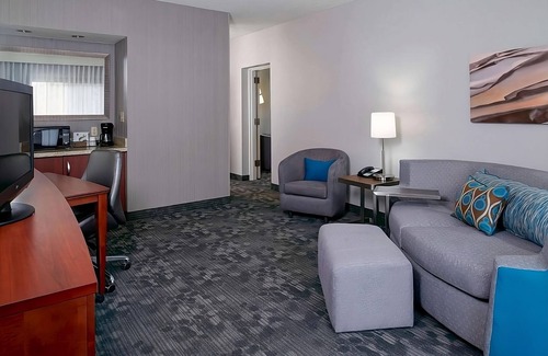 Waldron Resort | A Place You'll Surely Enjoy! Pet-friendly Property w/Pool, Airport Shuttle
