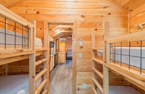 Bryan Cabin | A Place You'll Surely Enjoy! Full Kitchen, Outdoor Swimming Pool, Pets Allowed