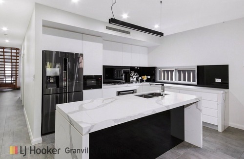 Guildford House | A pleasant & sweet 5 bedrooms house