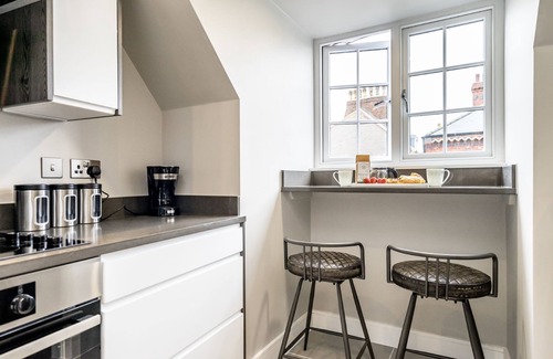 Bootham Apartment | A premium stay that sleeps 2 guests in 1 bedroom