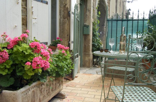 Ferrals-les-Corbieres Apartment | A Private Apartment in a 19th Century Wine Domaine - own courtyard and gardens