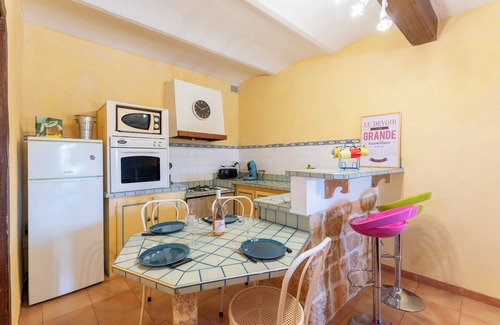 Saint-Romain-en-Viennois House | A Provencal Getaway in the Heart of the Vineyards, in Vaison-la-Romaine