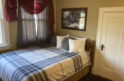 Bynum Bed & Breakfast | A quaint Bed & Breakfast in a historic home in Choteau, MT.