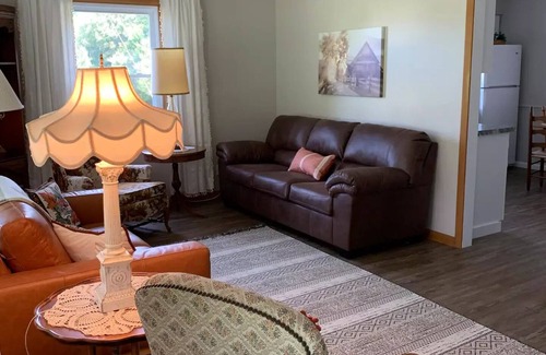 New Philadelphia House | A quiet country setting, The Homestead