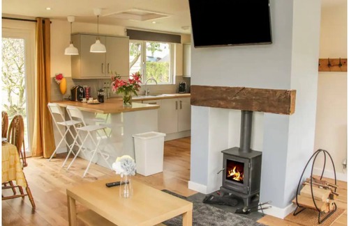 Acton Scott Cottage | A quiet Modern Bungalow with magnificent views of the Wenlock Edge