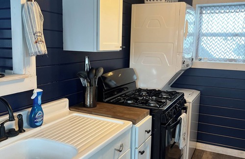 Delton Cottage | A quiet quaint pet friendly cottage