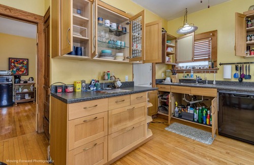 Oak Park House | A quiet stay while you are away