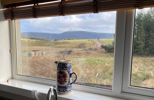 Ballindalloch Cottage | A real gem of a cottage, set down a quiet road in the heart of Whisky Country.