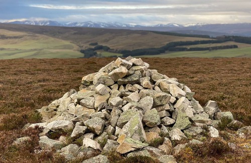 Ballindalloch Cottage | A real gem of a cottage, set down a quiet road in the heart of Whisky Country.