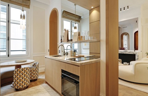 Paris City Center Apartment | A Refined 2-BR/2BA with Services in Louvre - Saint-Honoré