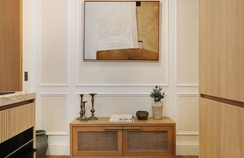 Paris City Center Apartment | A Refined 2-BR/2BA with Services in Louvre - Saint-Honoré