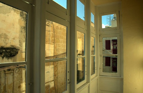 Senglea House | A remarkable 500 years old house of character.
